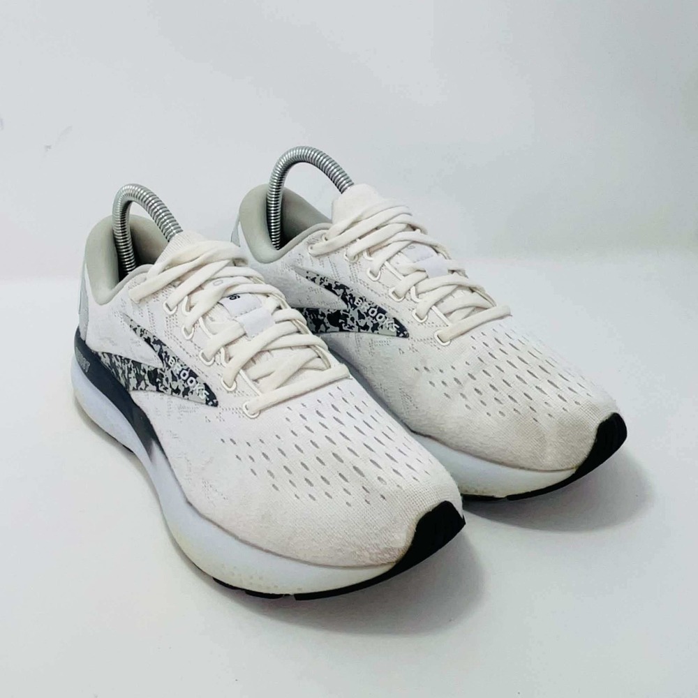 Brooks Ghost 16 Womens Size 8.5 White Grey Running Shoes 1204071B147 Comfort